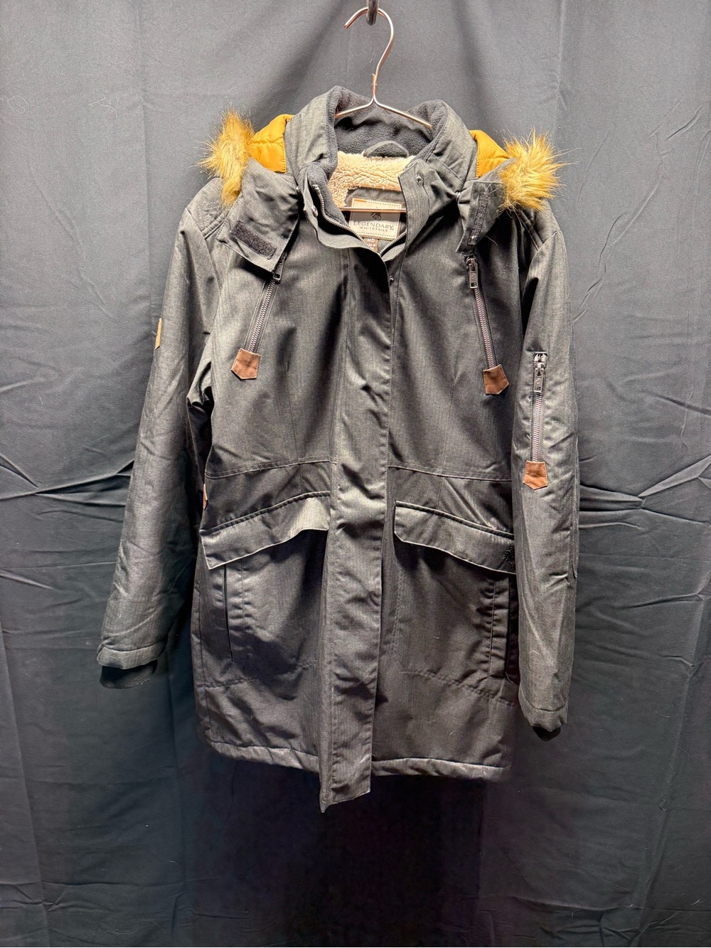 Legendary Whitetails Black Jacket with Cream Sherpa Lining Sz M (ZANXKJ)